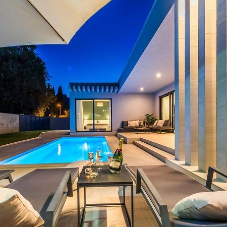 Villa Oasis - Your Luxury Home Away From Home Celopeci Екстер'єр фото