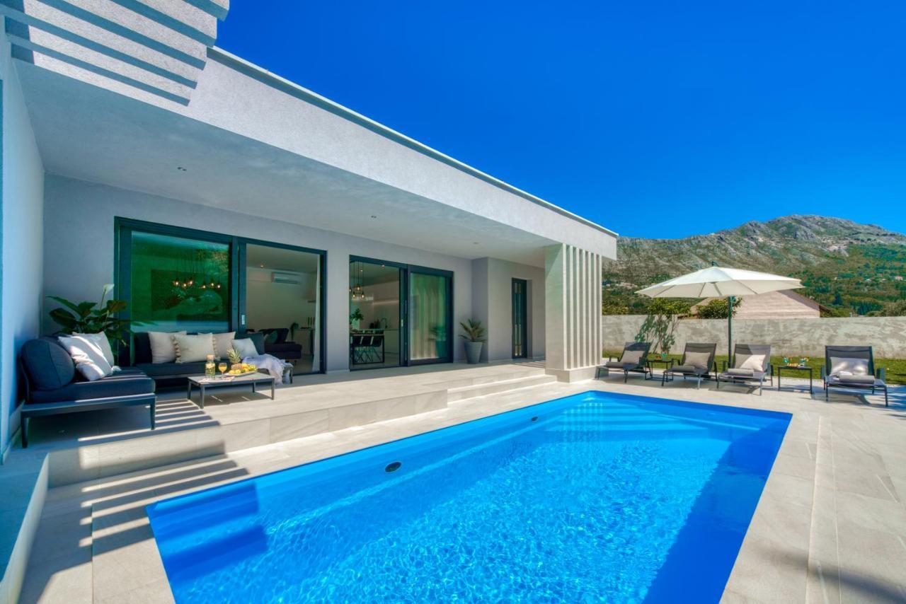 Villa Oasis - Your Luxury Home Away From Home Celopeci Екстер'єр фото