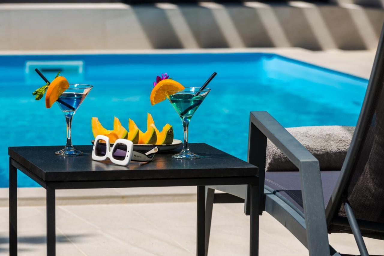 Villa Oasis - Your Luxury Home Away From Home Celopeci Екстер'єр фото