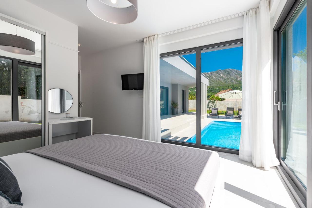 Villa Oasis - Your Luxury Home Away From Home Celopeci Екстер'єр фото